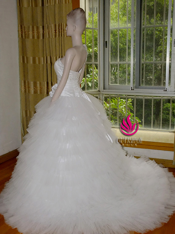 Orifashion Handmade Romantic One Shoulder Bridal Gown